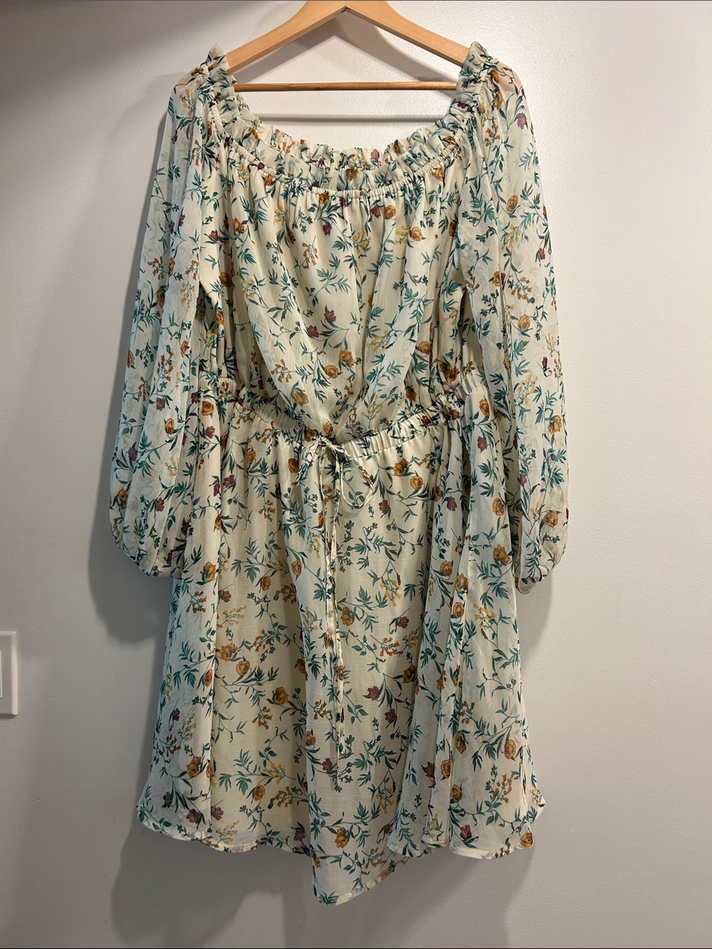 Floral Off-Shoulder Draw String Waist 16/18US